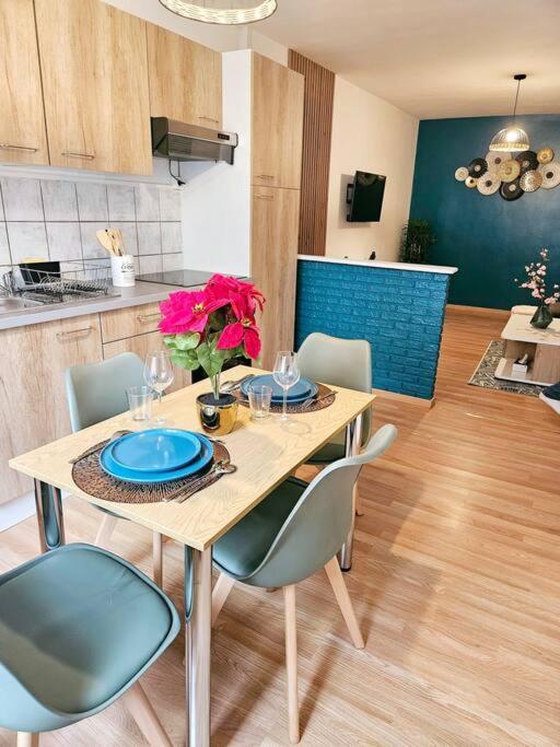 Spacieux Et Charmant Appartement De 47 M2 Charleville-Mézières Buitenkant foto